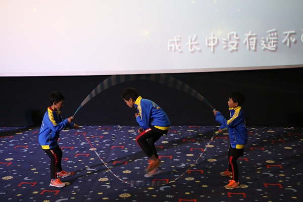 点点星光 公映 广州学校体育从点点星光到点亮星空 广东站 中国教育在线